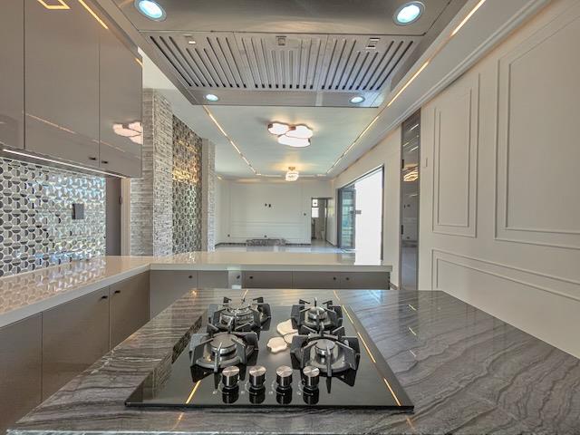 6 Bedroom Property for Sale in Sandown Western Cape